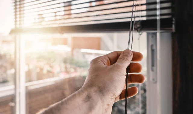 Shade Your Aircond with Blindfold Window